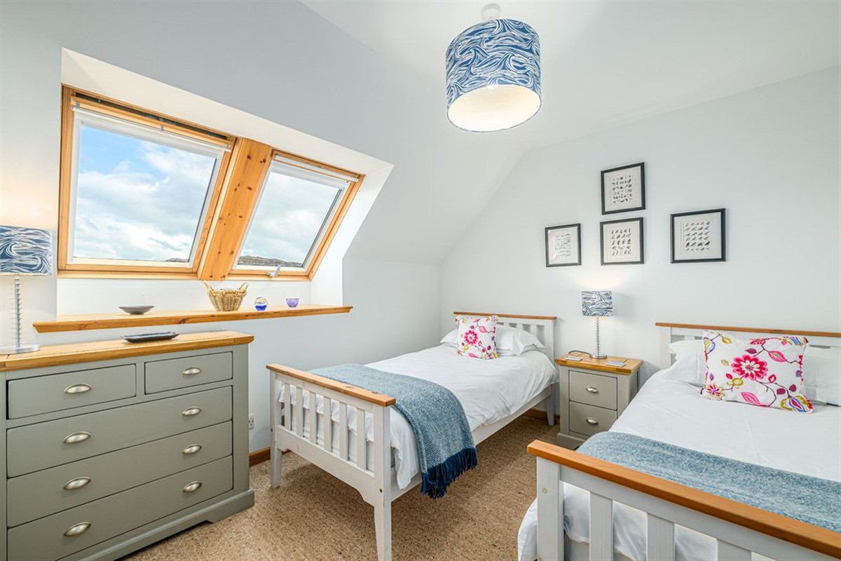 Twin bedroom