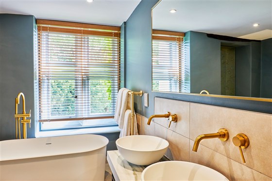 Ockenden Manor Bathroom