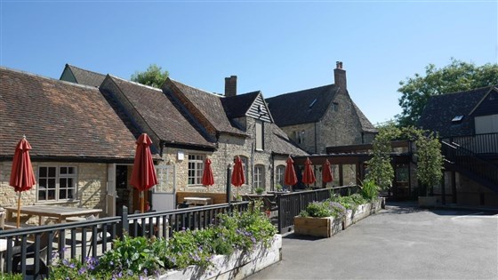The Bear & Ragged Staff