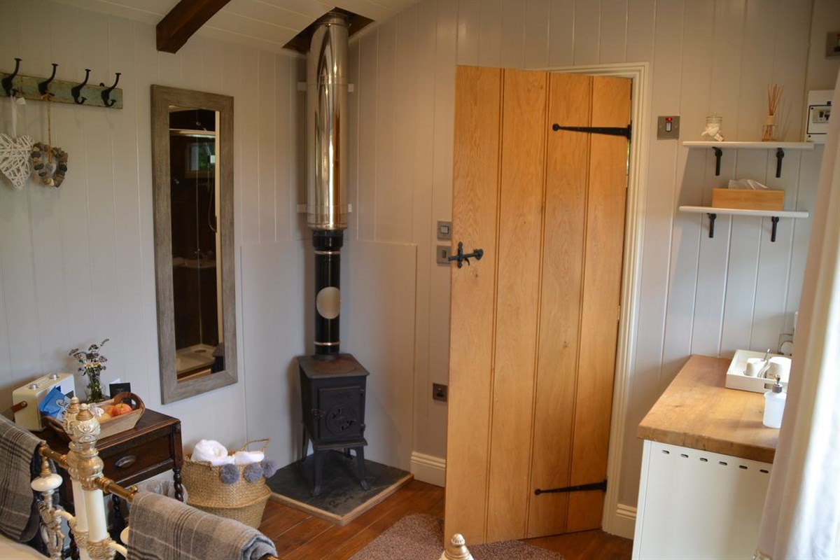 Lemore Lodges