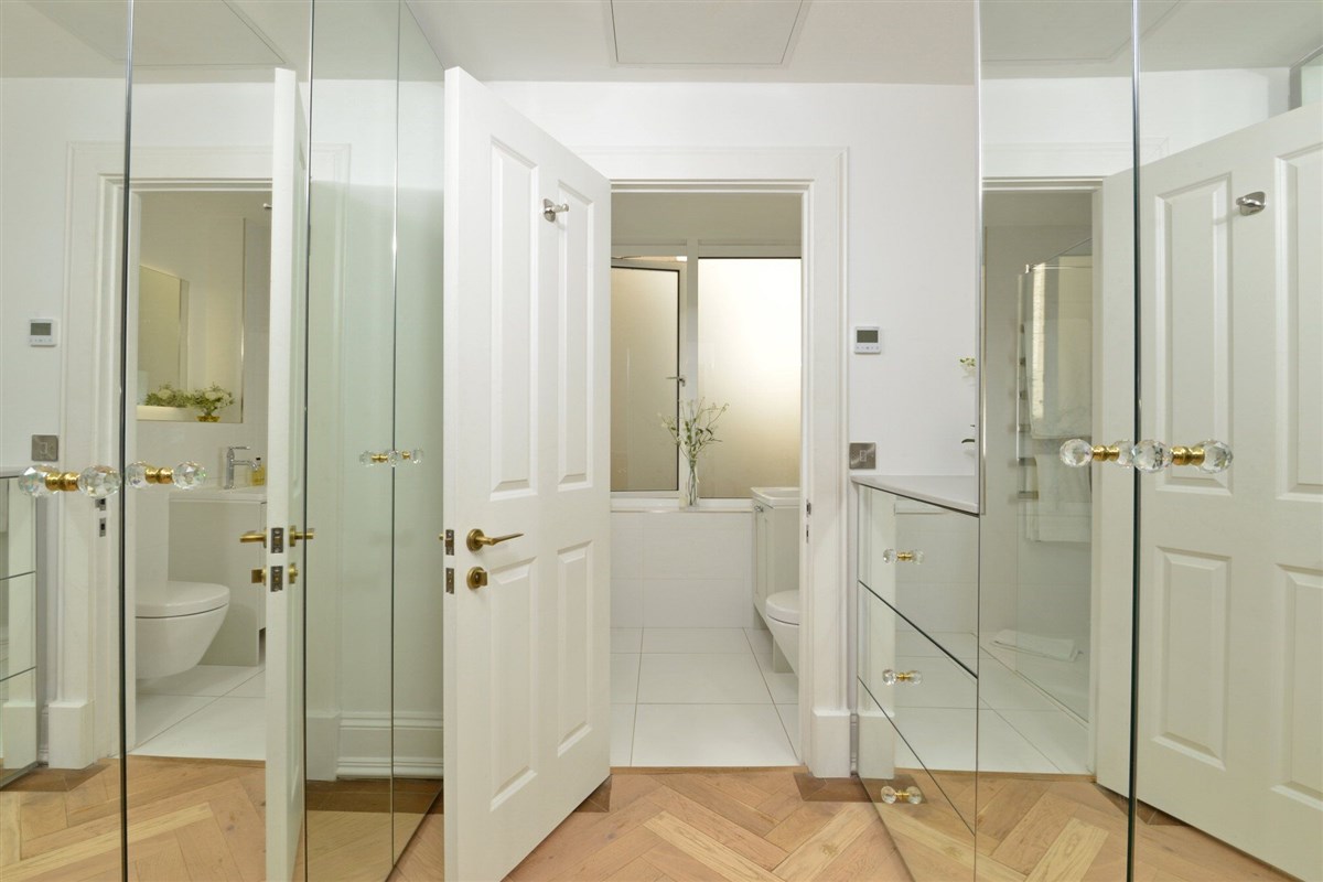 Dressing Room to En-suite