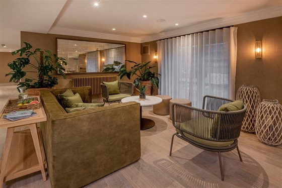 H Spa Lounge