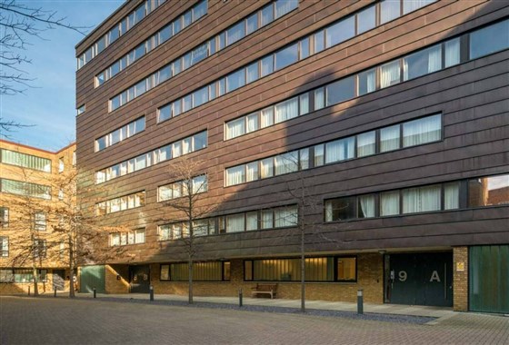 Exterior e pátio da Casa Frances Gardner