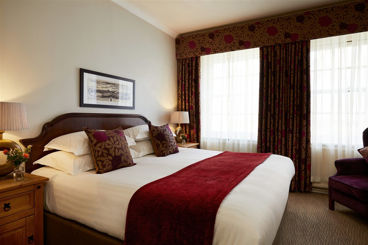 Macdonald New Blossoms Hotel