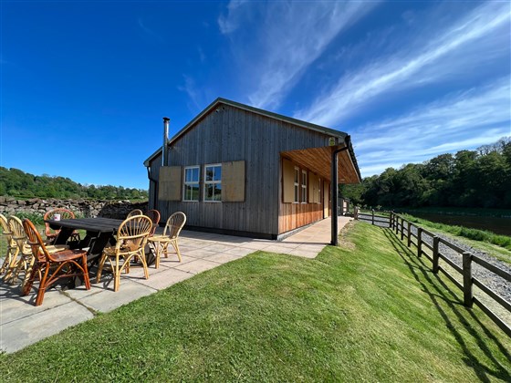 Hut patio