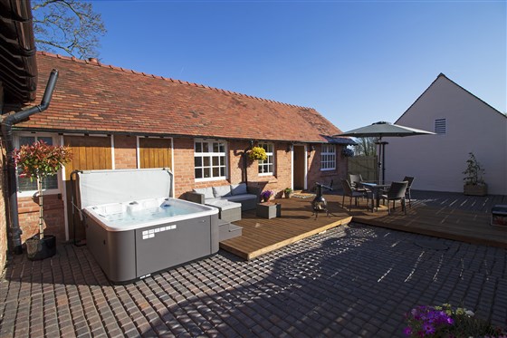 Spa Outside Courtyard