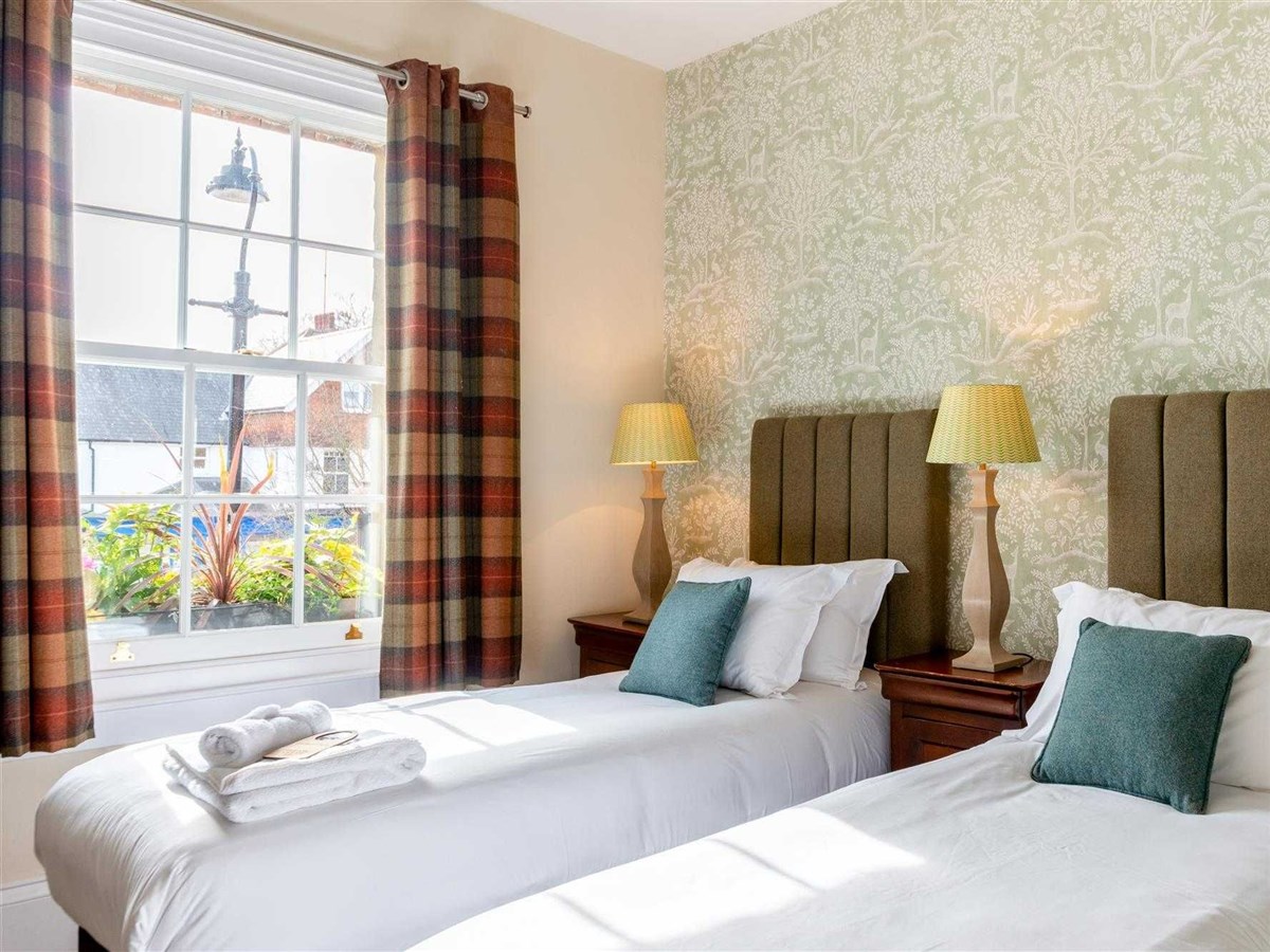 The Richard Onslow,  113 - 117 High St, Cranleigh Village, Surrey, GU6 8AU