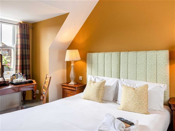 The Richard Onslow,  113 - 117 High St, Cranleigh Village, Surrey, GU6 8AU