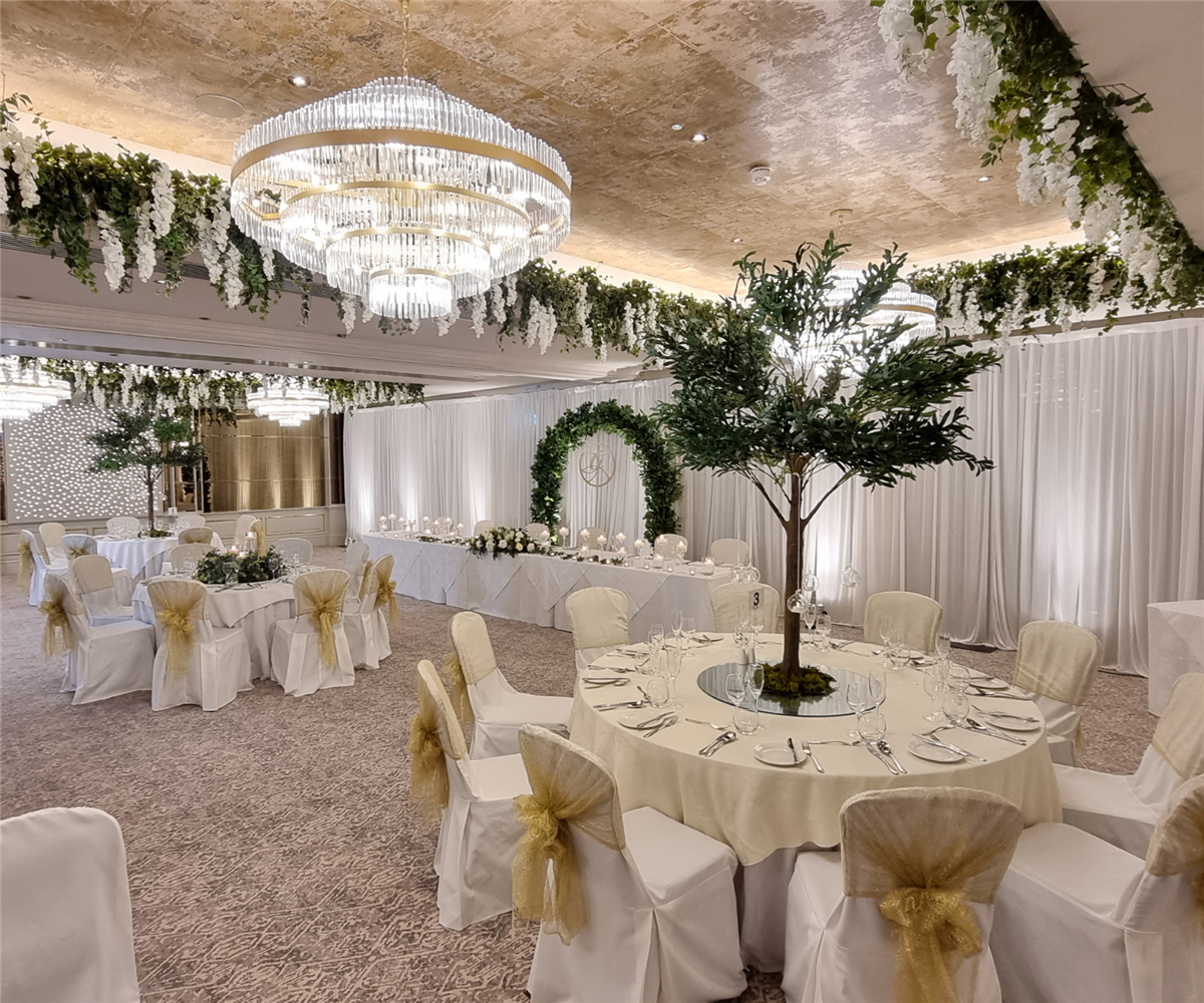 Newly-refurbished Grosvenor Suite wedding breakfast setup