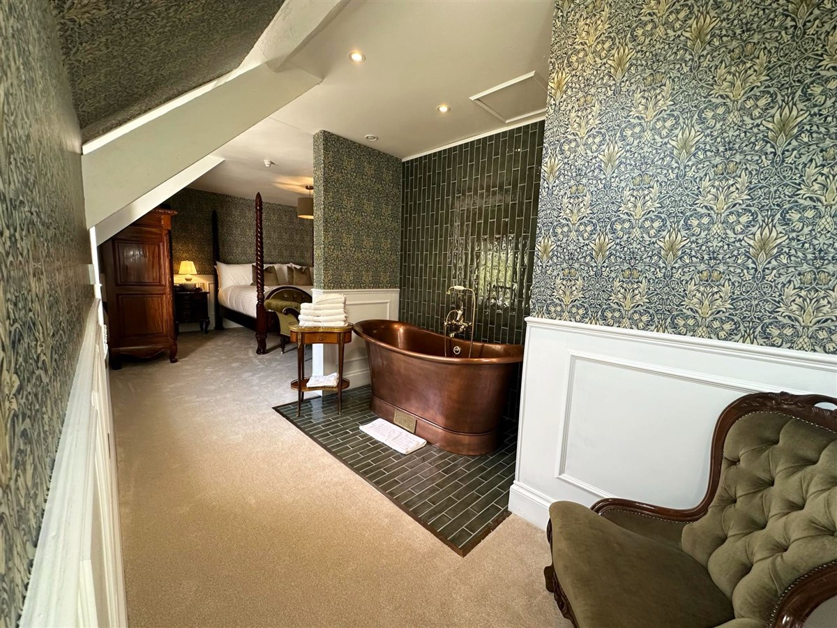 Sir Robert Room at Plas Dinas Country House