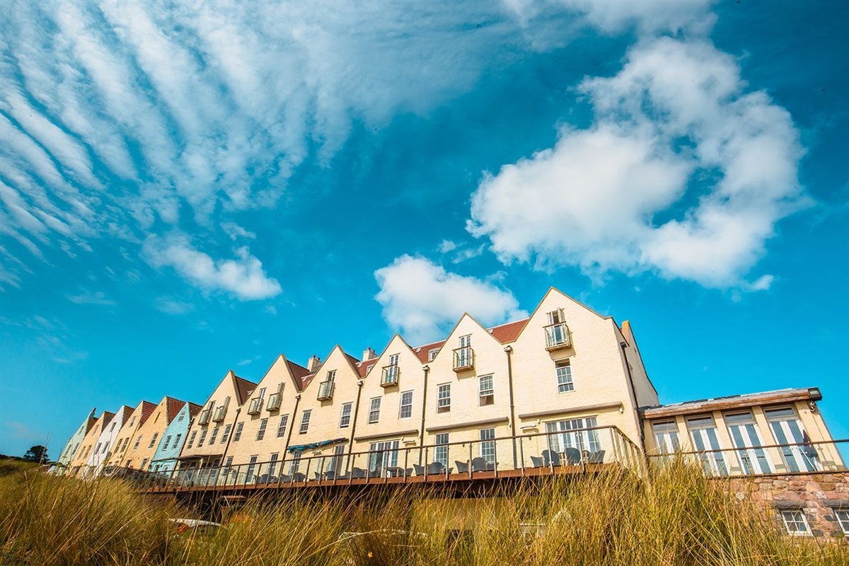 Braye Beach Hotel exteriorr 
