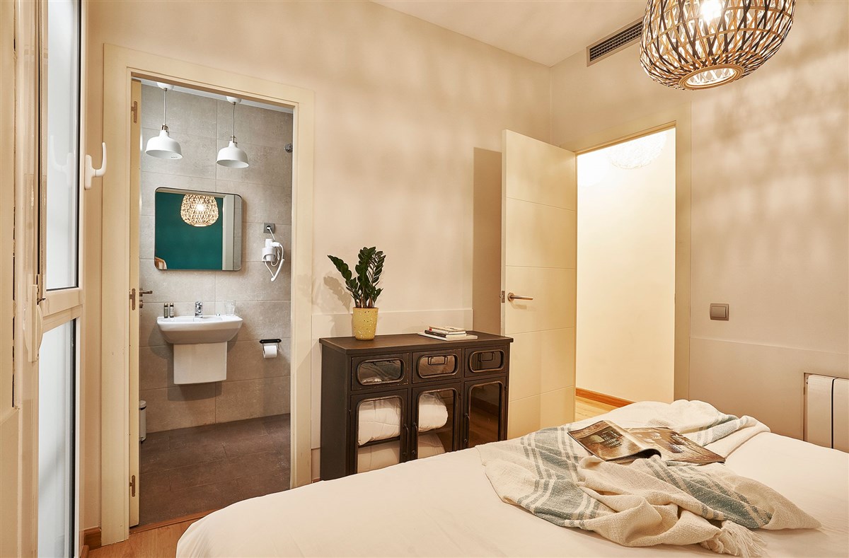 Appartamento con 3 camere da letto (bagno privato)