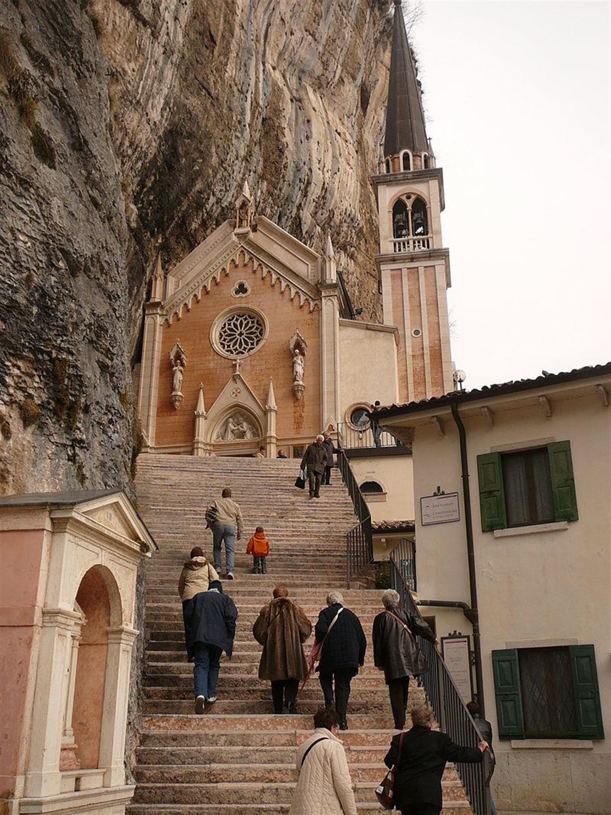 Santuario de la Virgen de la Corona