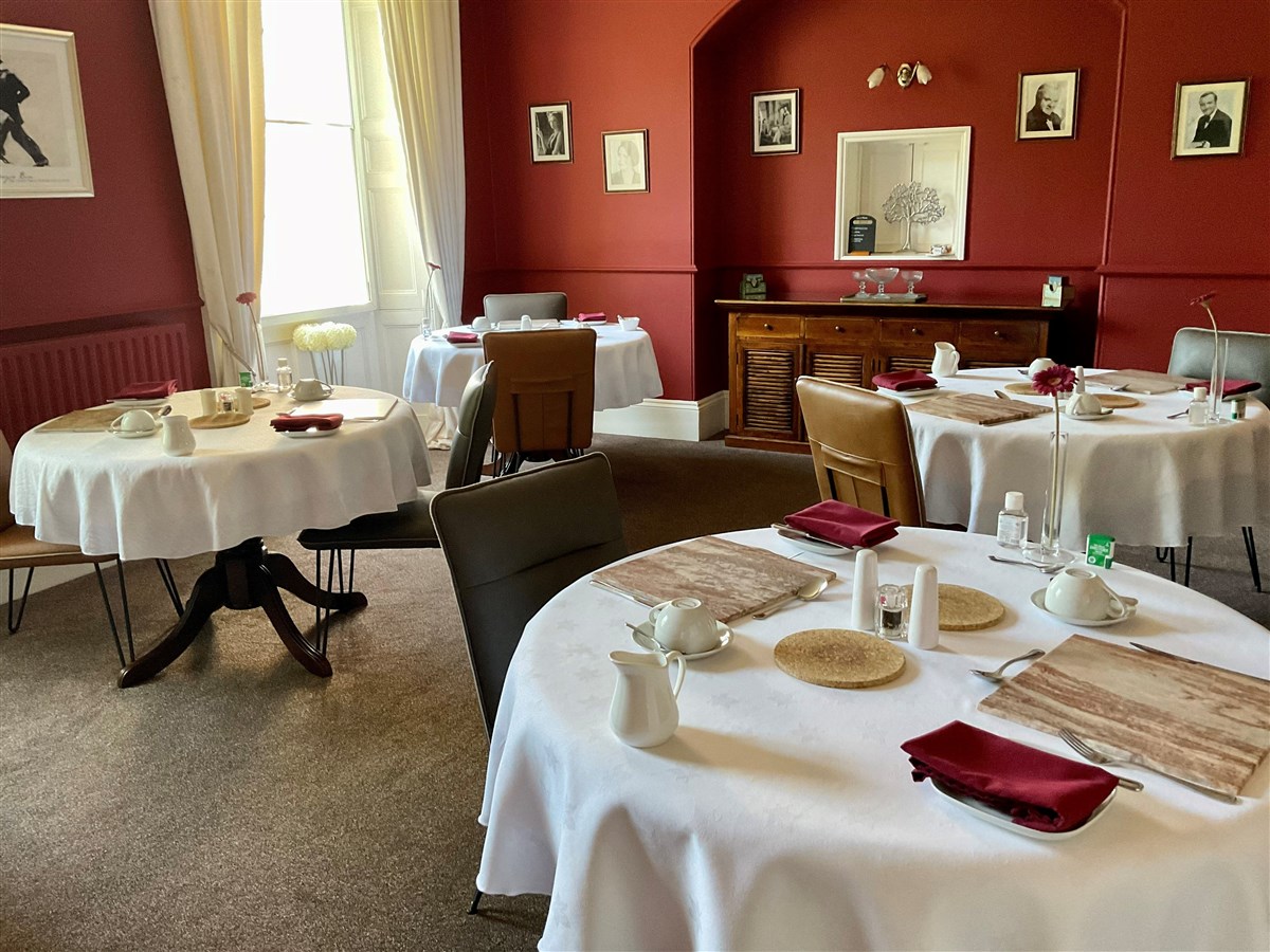 Breakfast Room