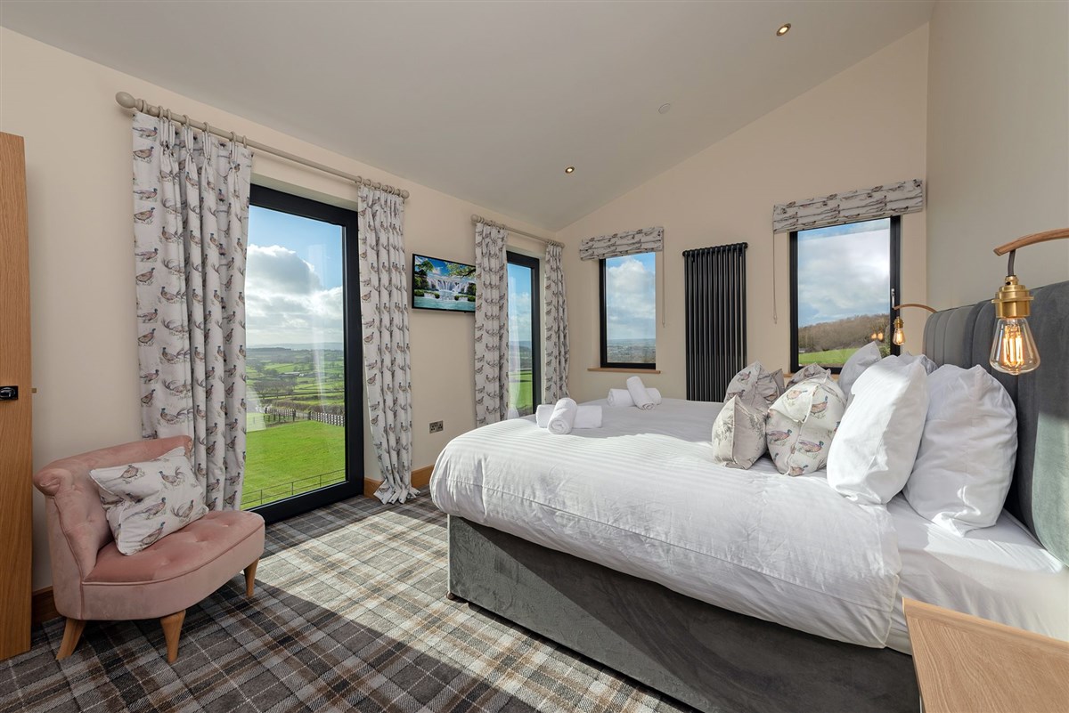 Bedroom 2 sleeps 2 in zip and link beds (super king or twin)
