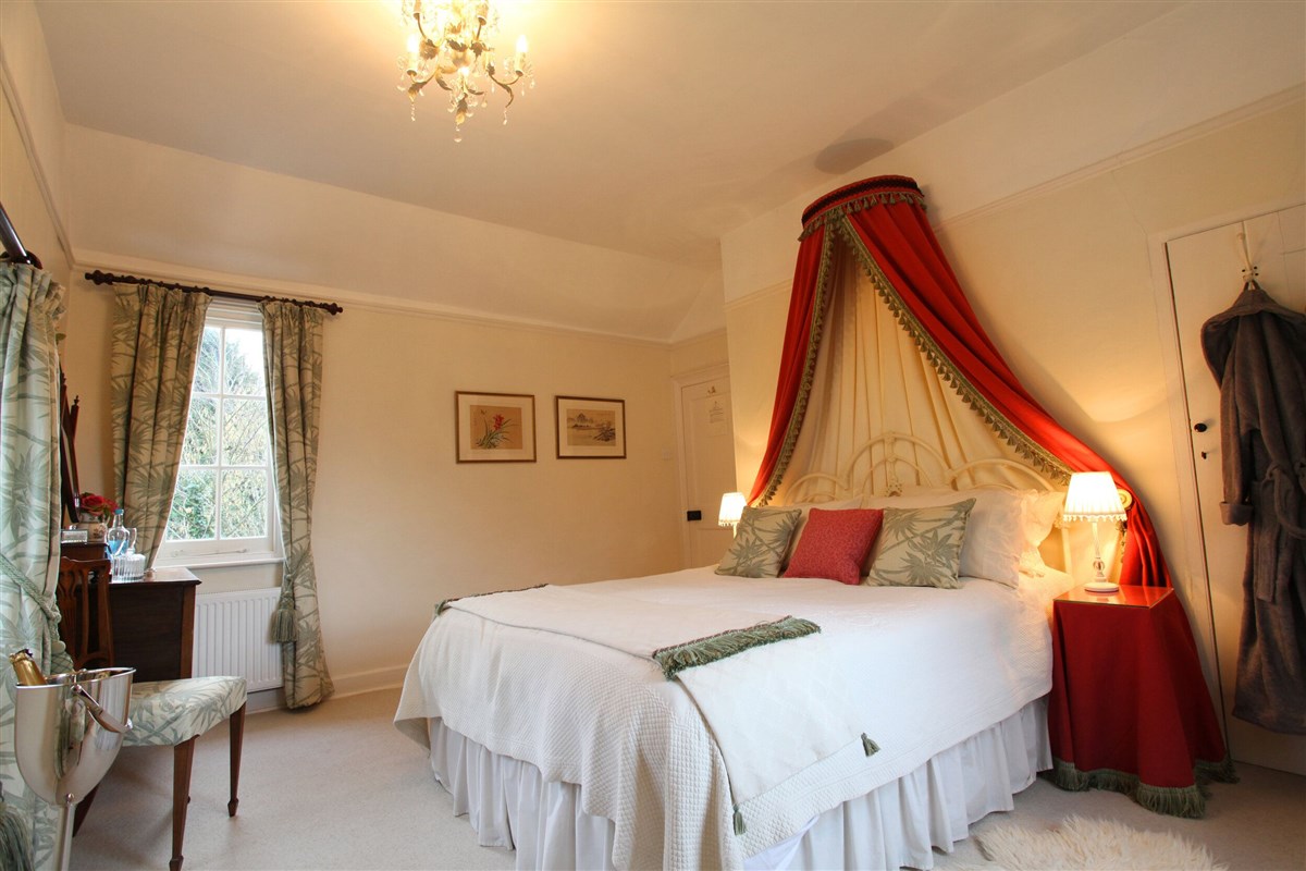 Garden Cottage master bedroom