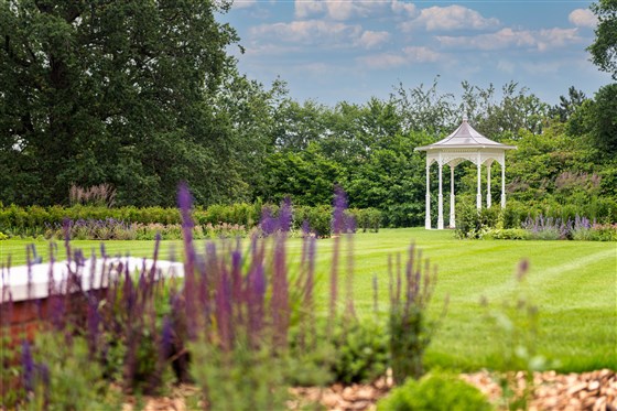 South Lawn Pergola with Wedding License