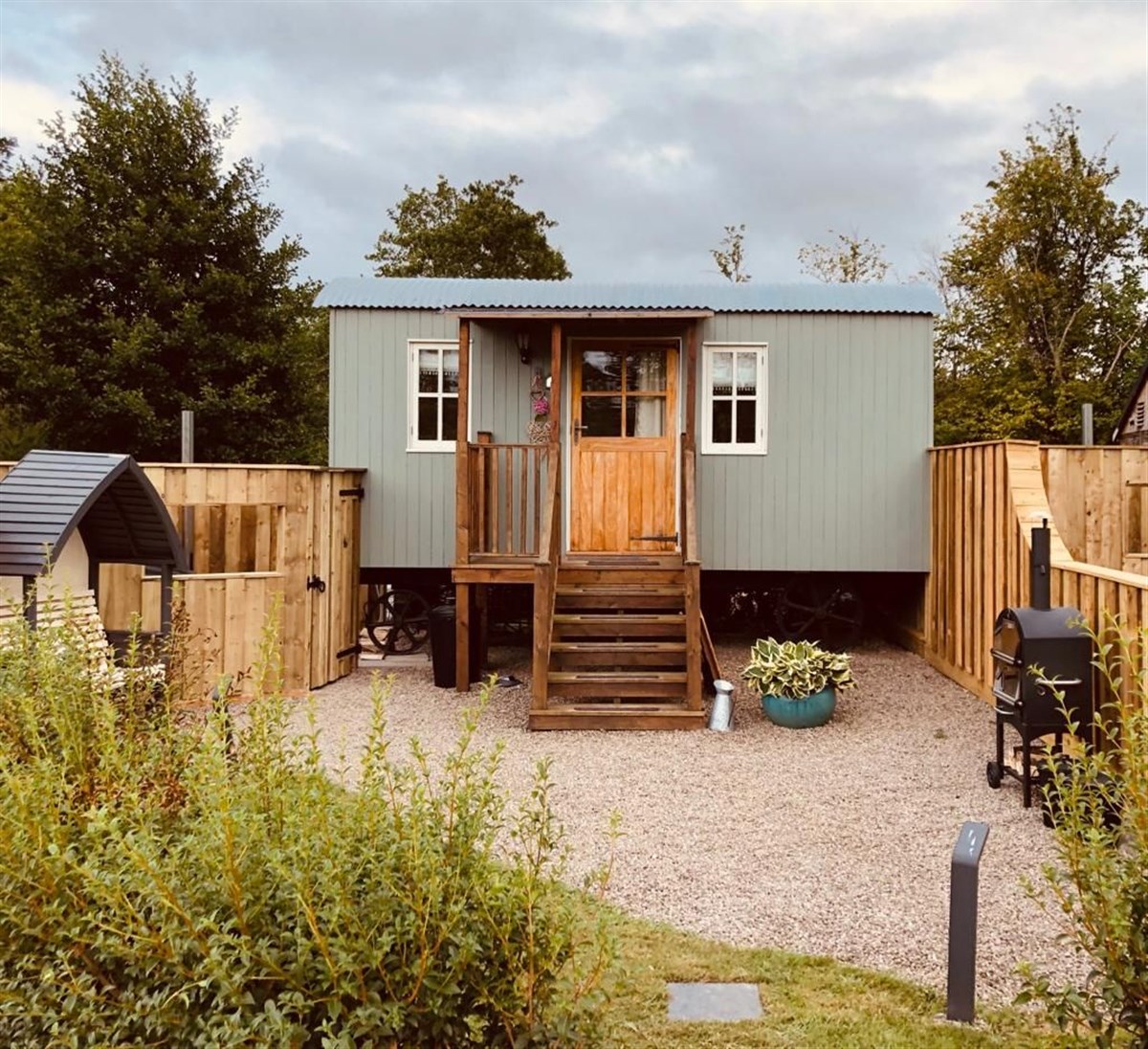 Lemore Lodges