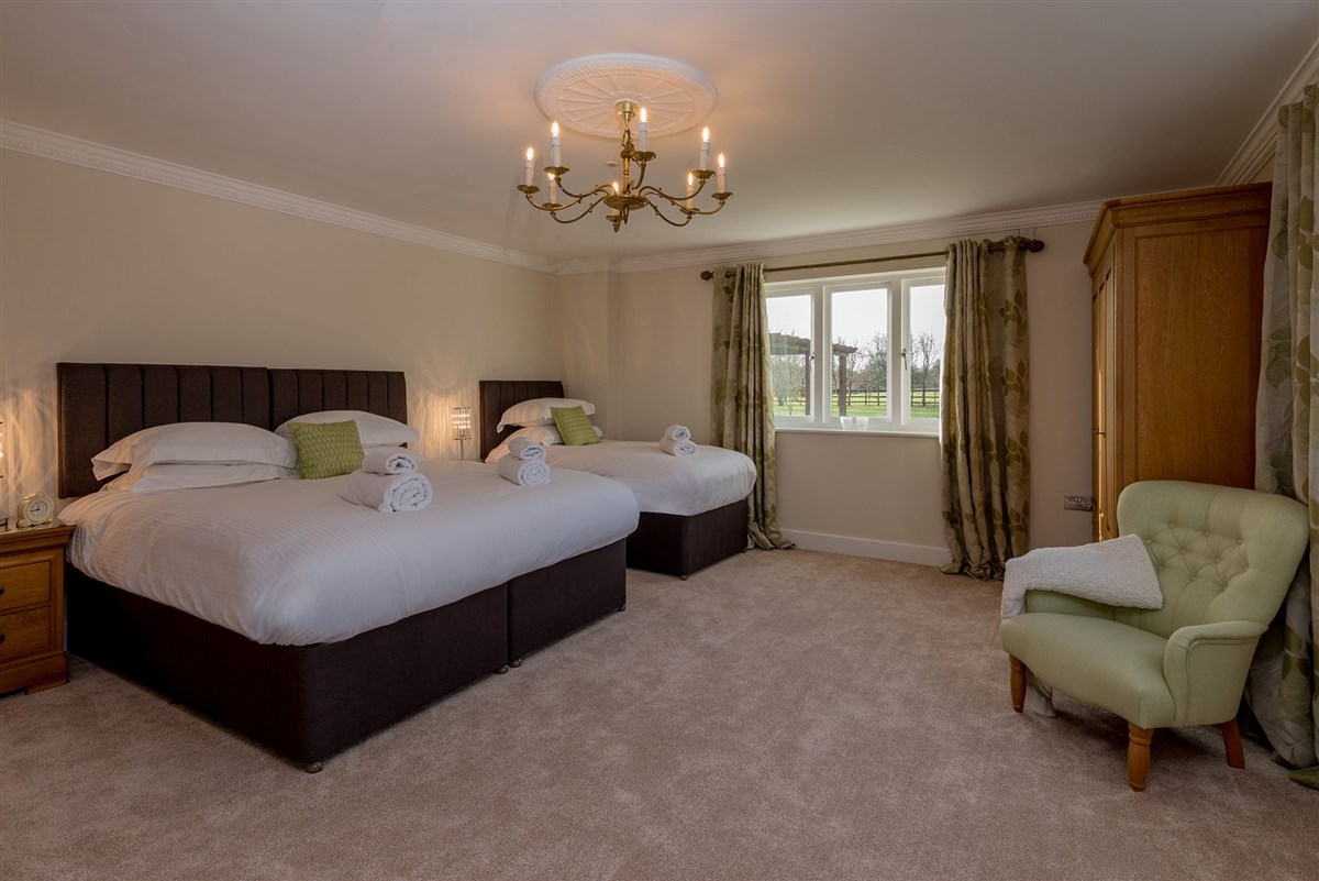 Bedroom 5: Sleeps up to 5, so great for a family
