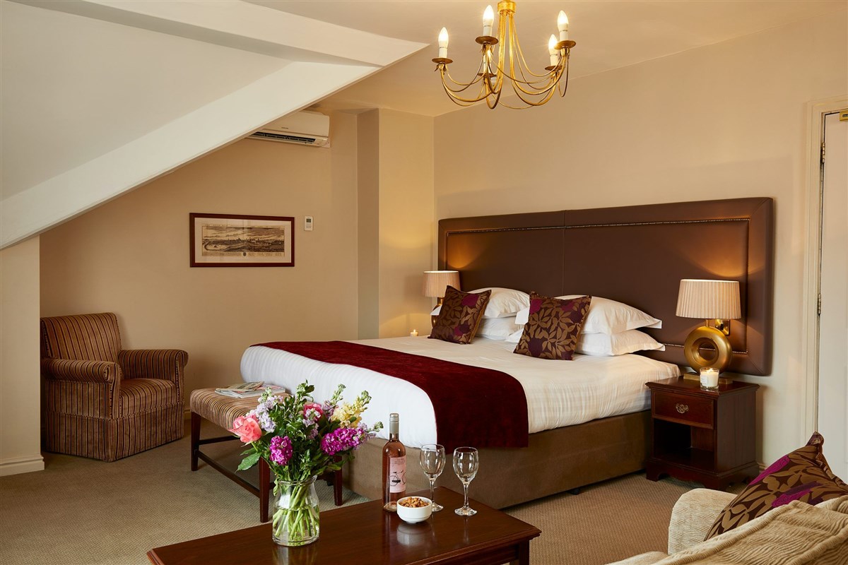 Macdonald New Blossoms Hotel