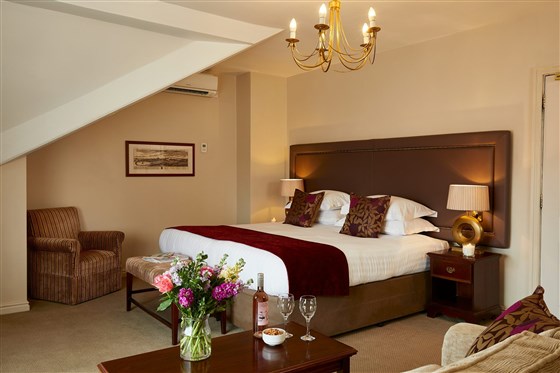 Macdonald New Blossoms Hotel