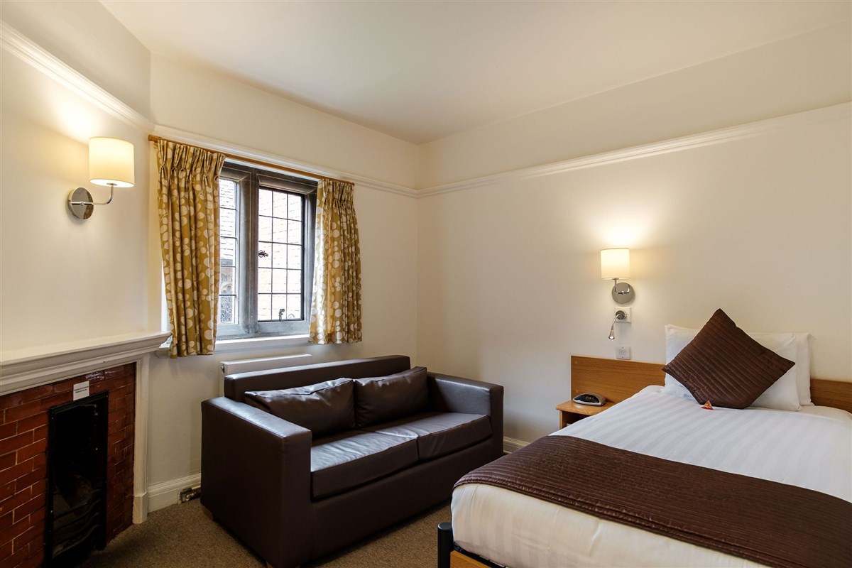 Single suite room