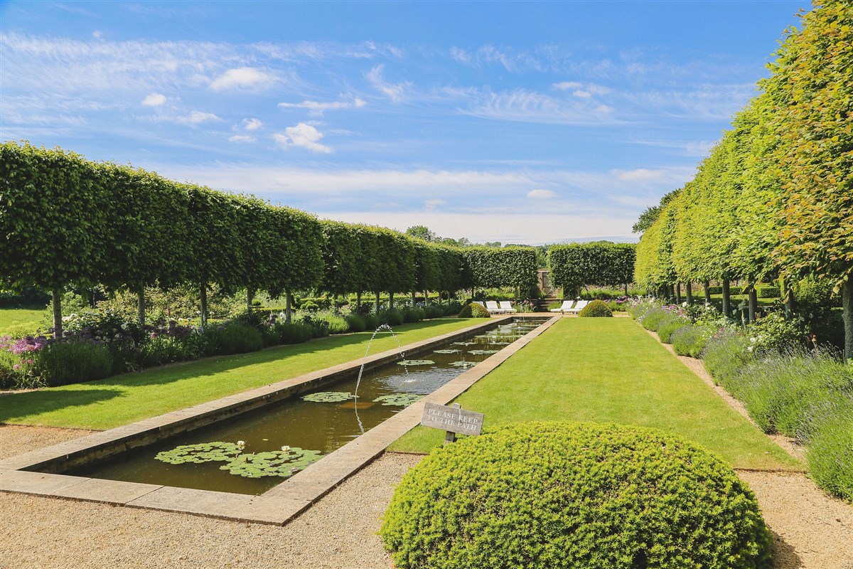 Manor Water Garden