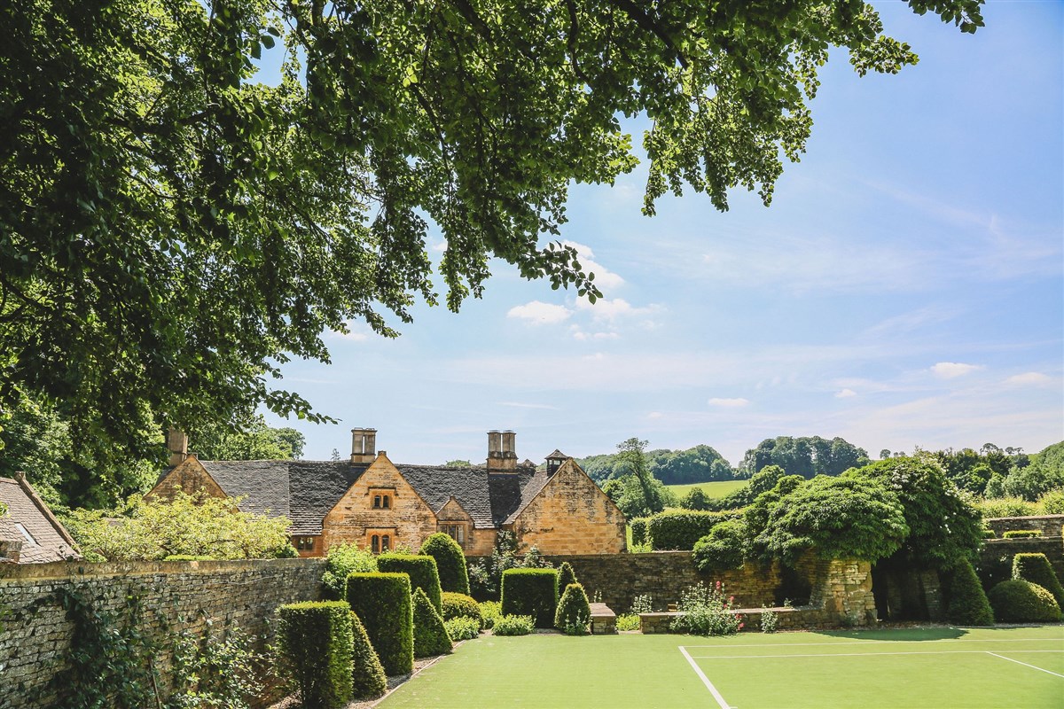 The Manor & tennis court
