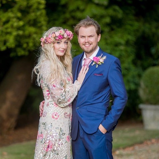 Bride & Groom in the Garden