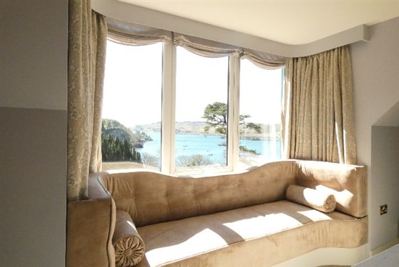 Window seat in Honeymoon Suite