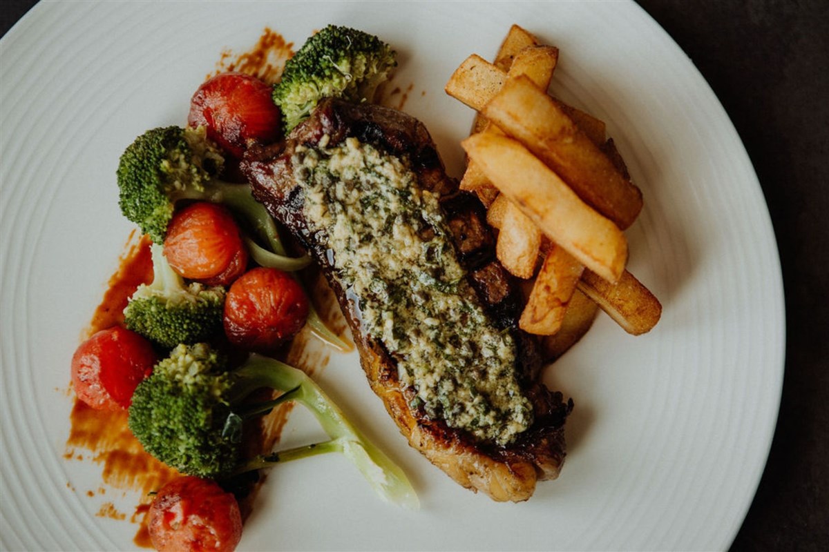 Dining in Bay Brasserie
