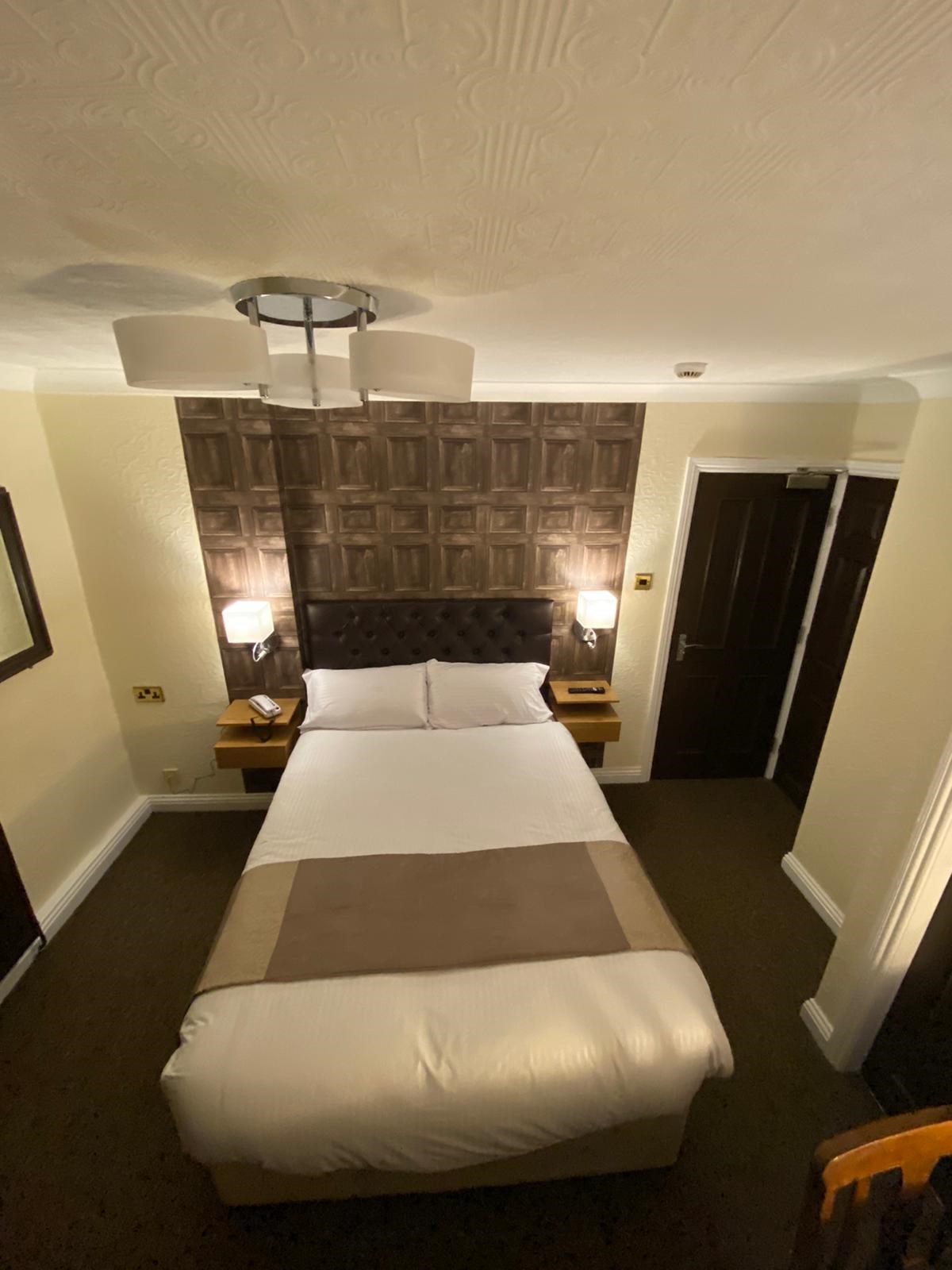 Room 3 (Deluxe Double with Terrace)