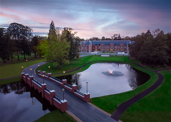 Fairmont Windsor Park Aerial Viel