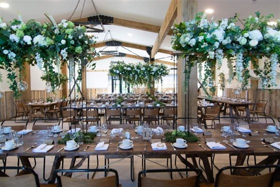 Valleyside Barn - Wedding breakfast banquet style