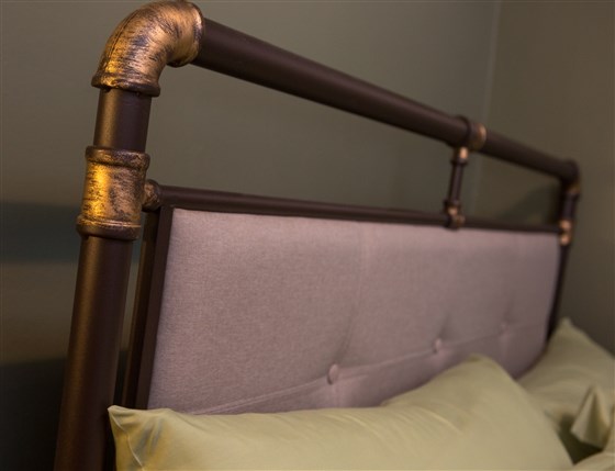 2nd Bedroom's Iron bed