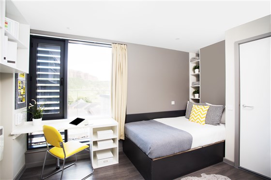 Salle de bains attenante