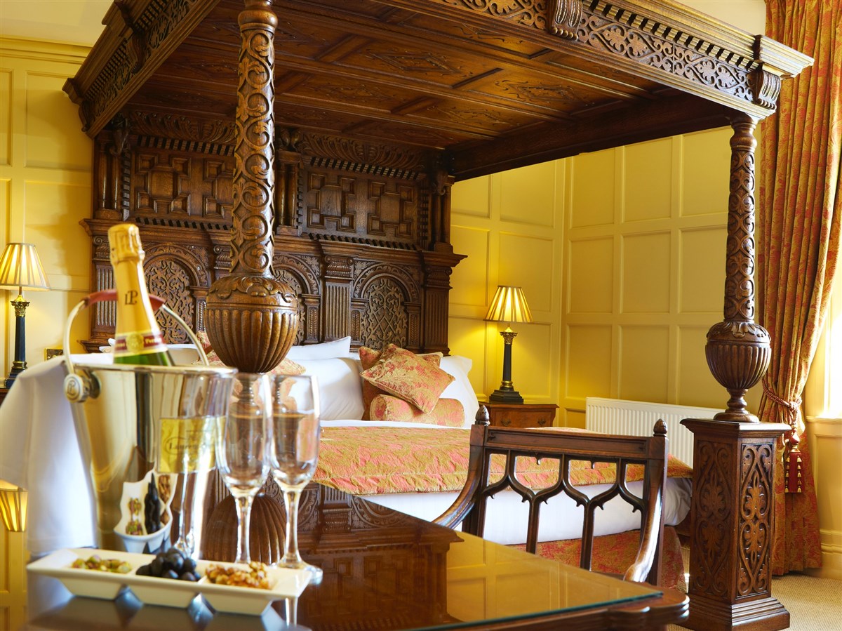 Oak Four Poster Bed No8