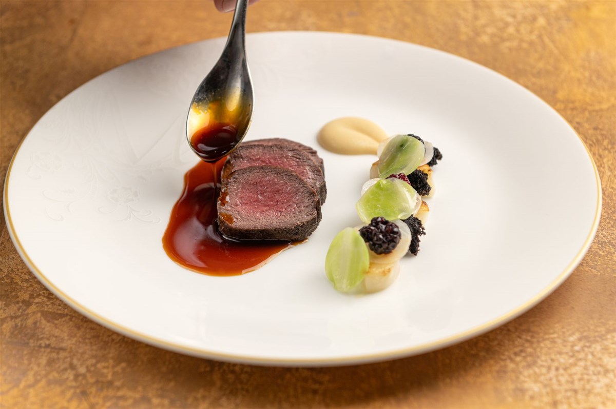 Fairmont Windsor Park - 1215 Restaurant Food
