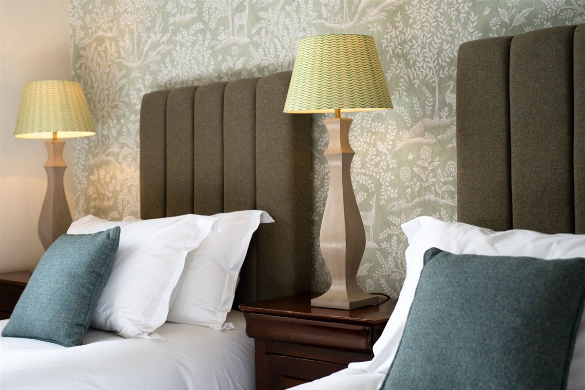 The Richard Onslow,  113 - 117 High St, Cranleigh Village, Surrey, GU6 8AU