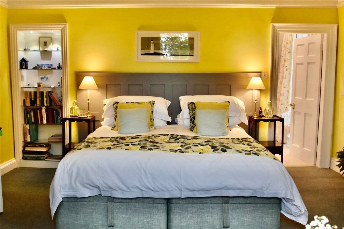 Annan Bedroom