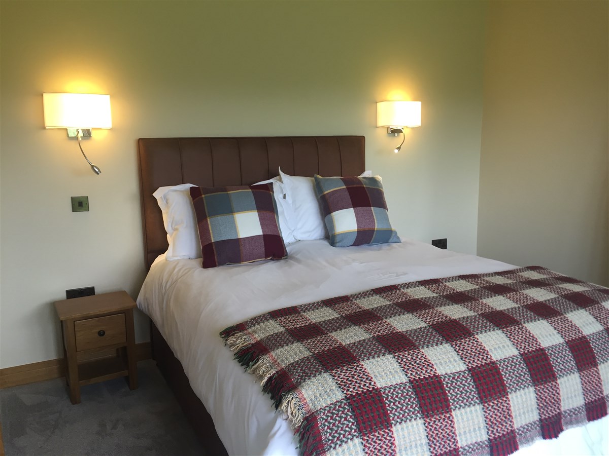 Luxurious Hypnos King Size Bed