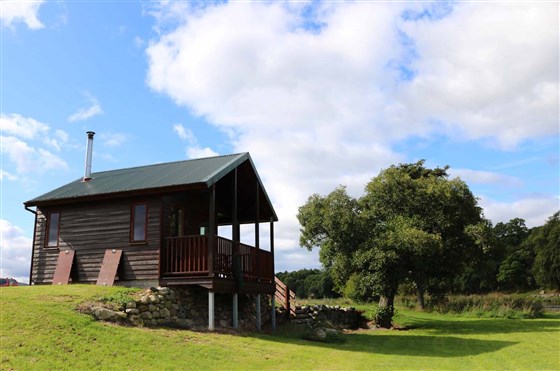Tilquhillie Hut