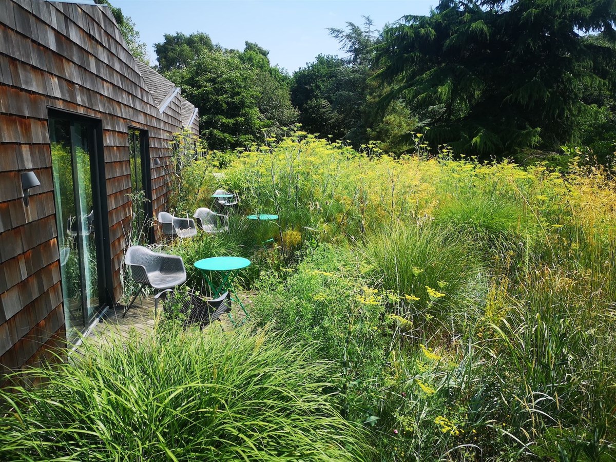 Five Acre Barn garden terrace