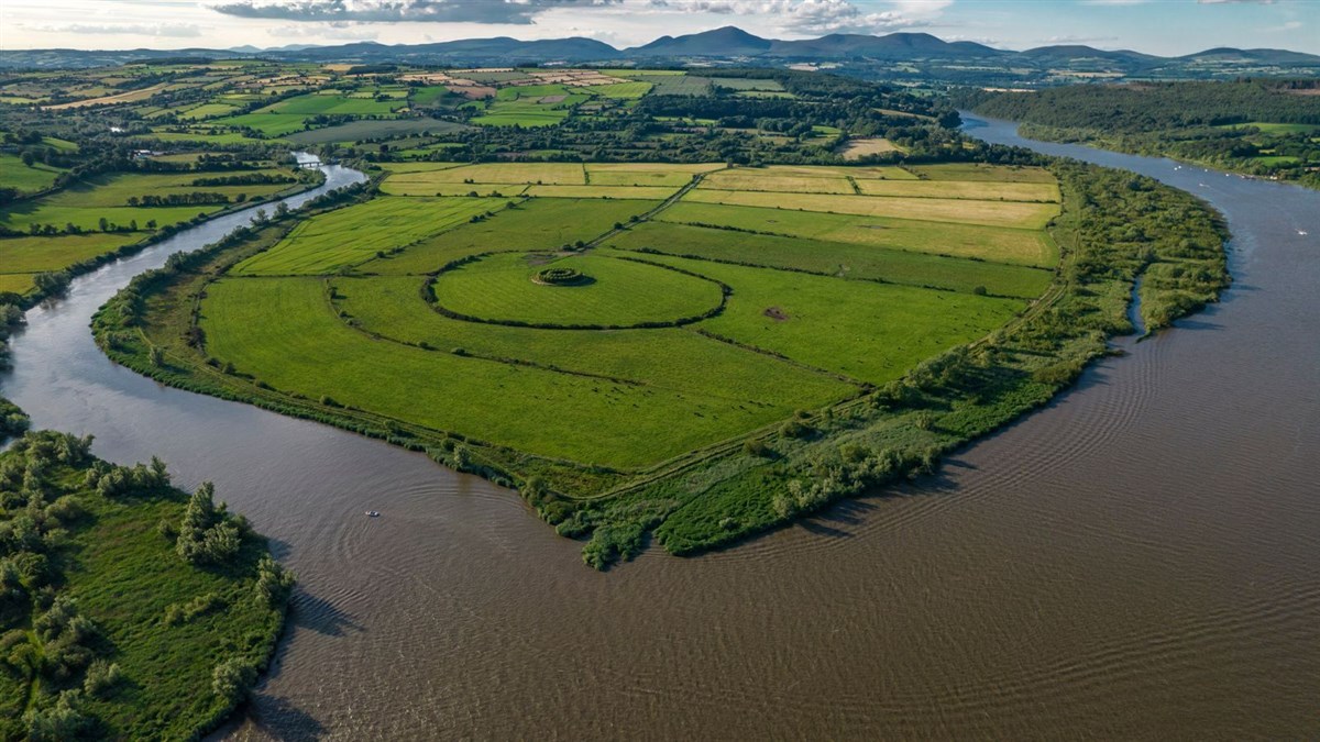 Cliff River Lodge on the Blackwater