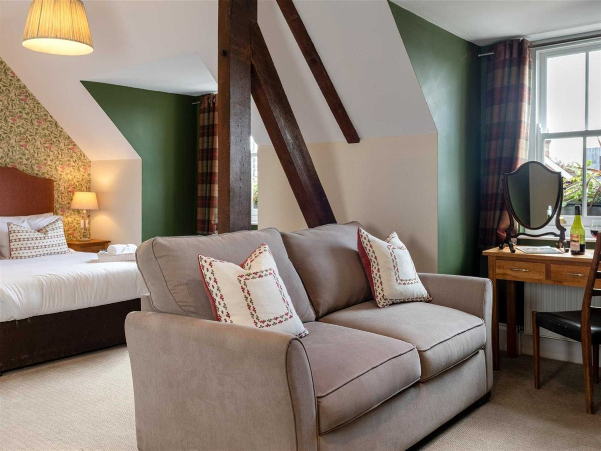 The Richard Onslow,  113 - 117 High St, Cranleigh Village, Surrey, GU6 8AU