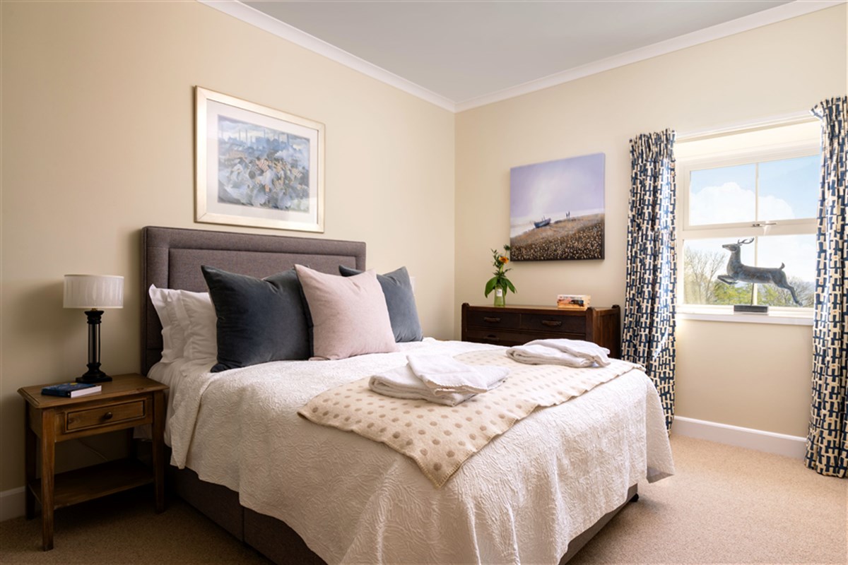 Chambre double avec lit king-size (5 pieds)