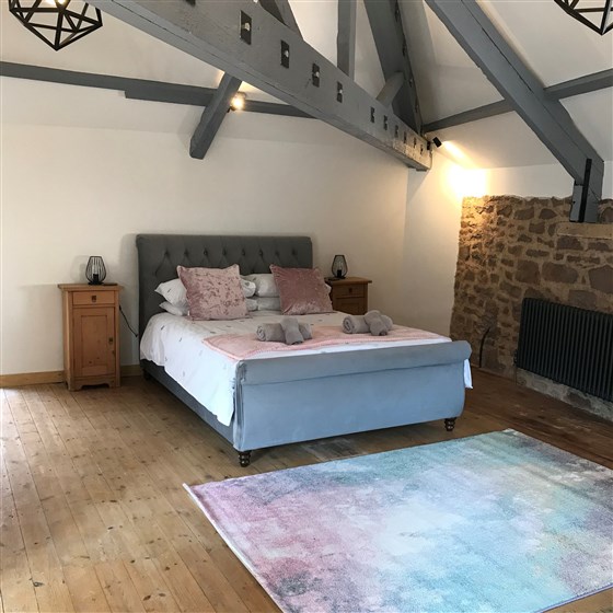 Honeymoon suite - Main bedroom