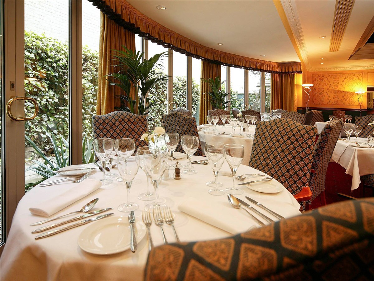 Fairfield Manor Hotel
