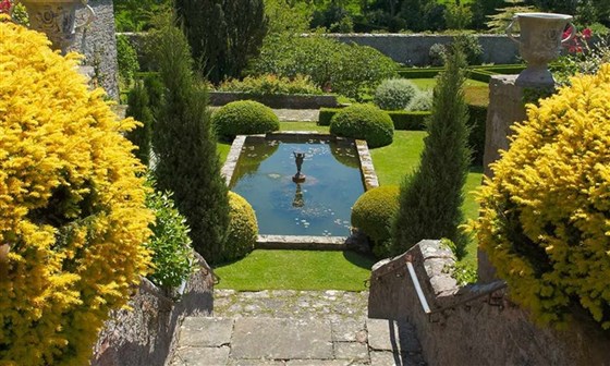 Bodysgallen Hall gardens