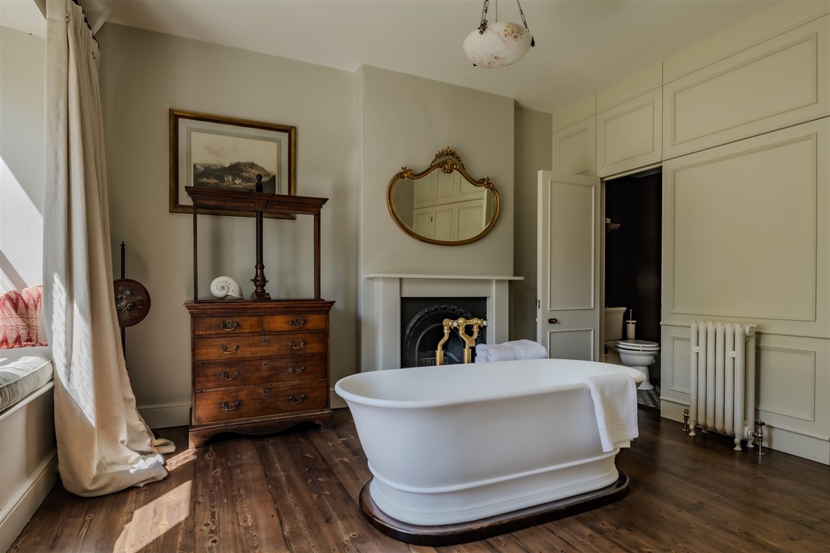Redwood Bathroom